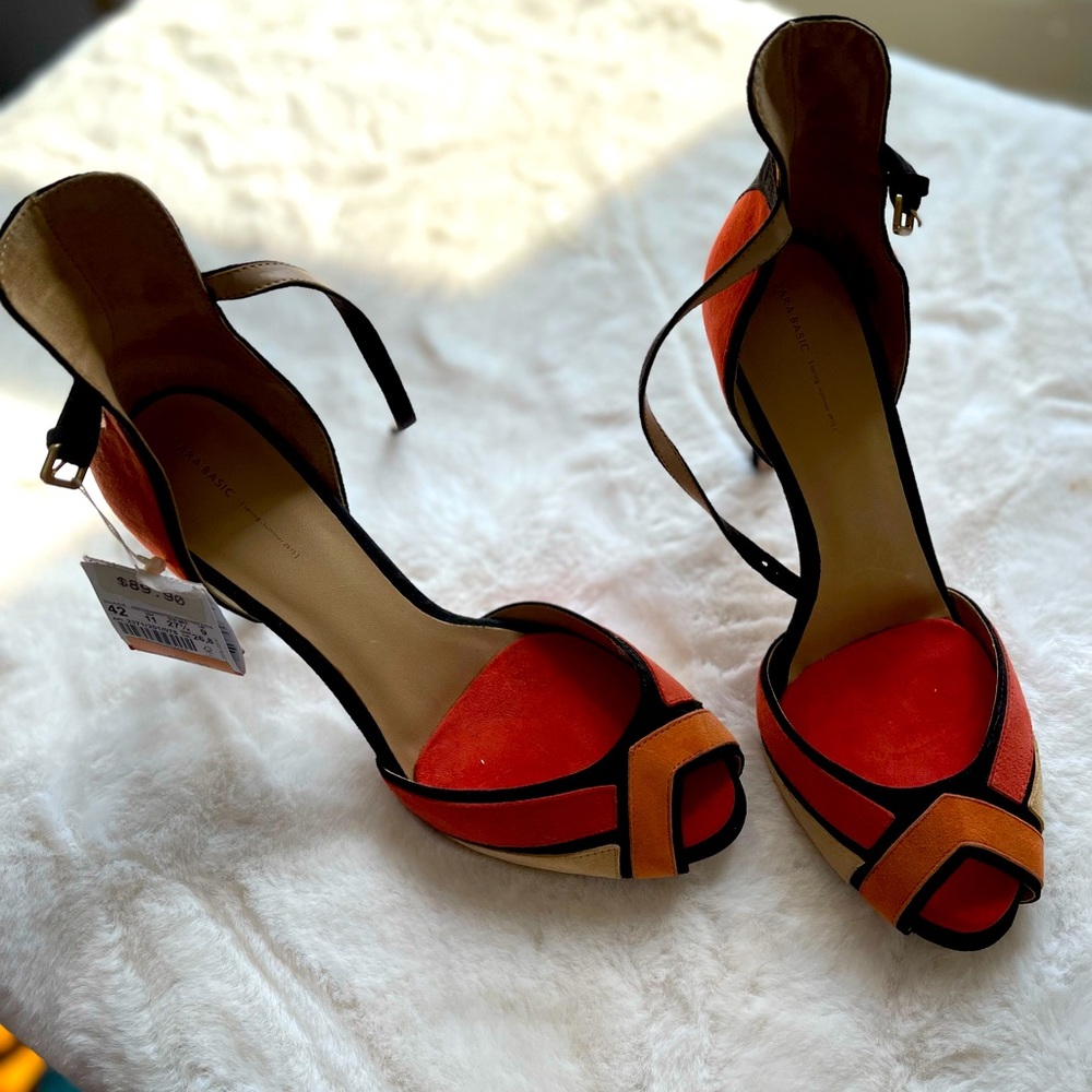 Chic Zara suede pumps size 11/42